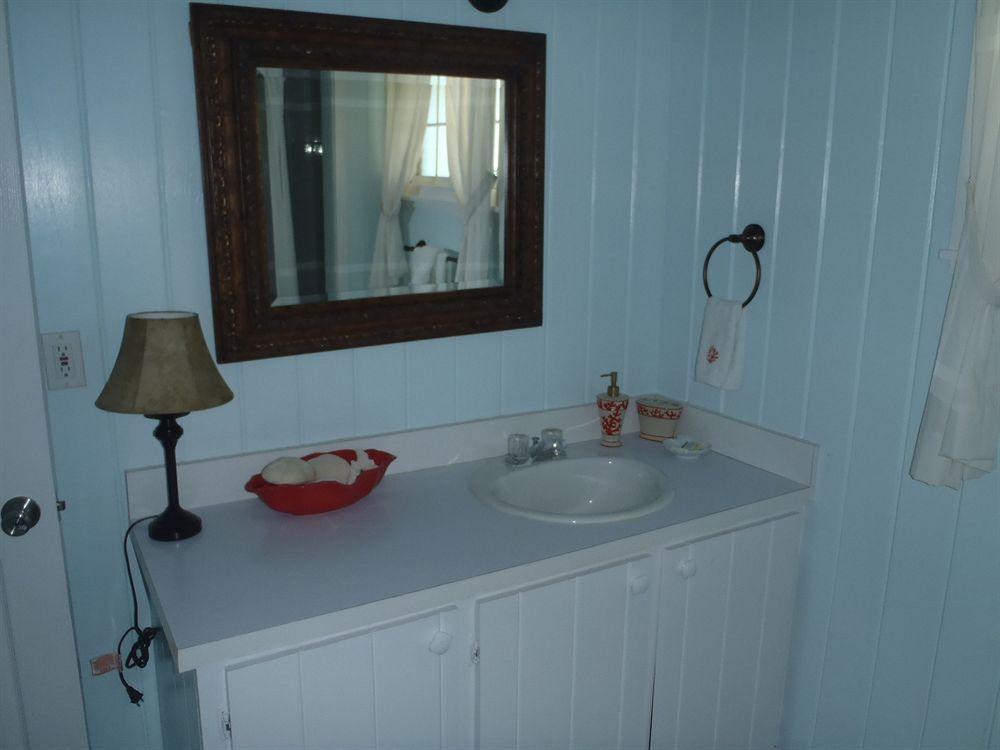 Wheel House Downstairs By Living Easy Abaco Hotell Marsh Harbour Eksteriør bilde